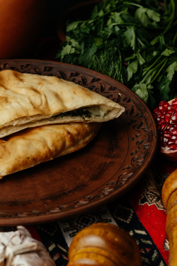 Кутаб с зеленью и сыром
